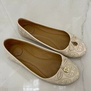 Tory burch ballerines shoes white and gold, TB print 6.5 M